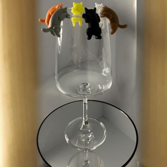 Charming Cat Wine Charms - Set of 6 Adorable Drink Markers - Picture 3 of 4